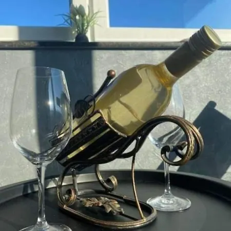 Apartma Lara شقة *