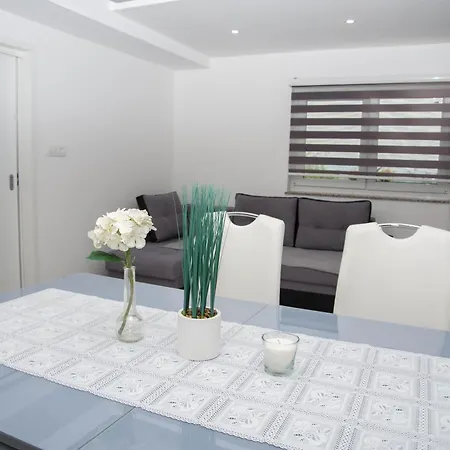 Apartma Lara Lesicno