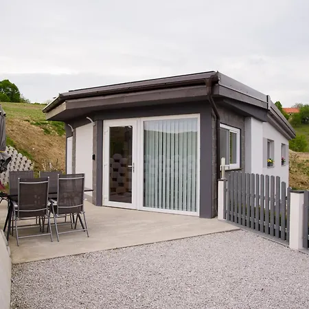 Apartma Lara 아파트 *