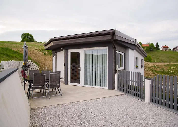 Apartma Lara アパート *